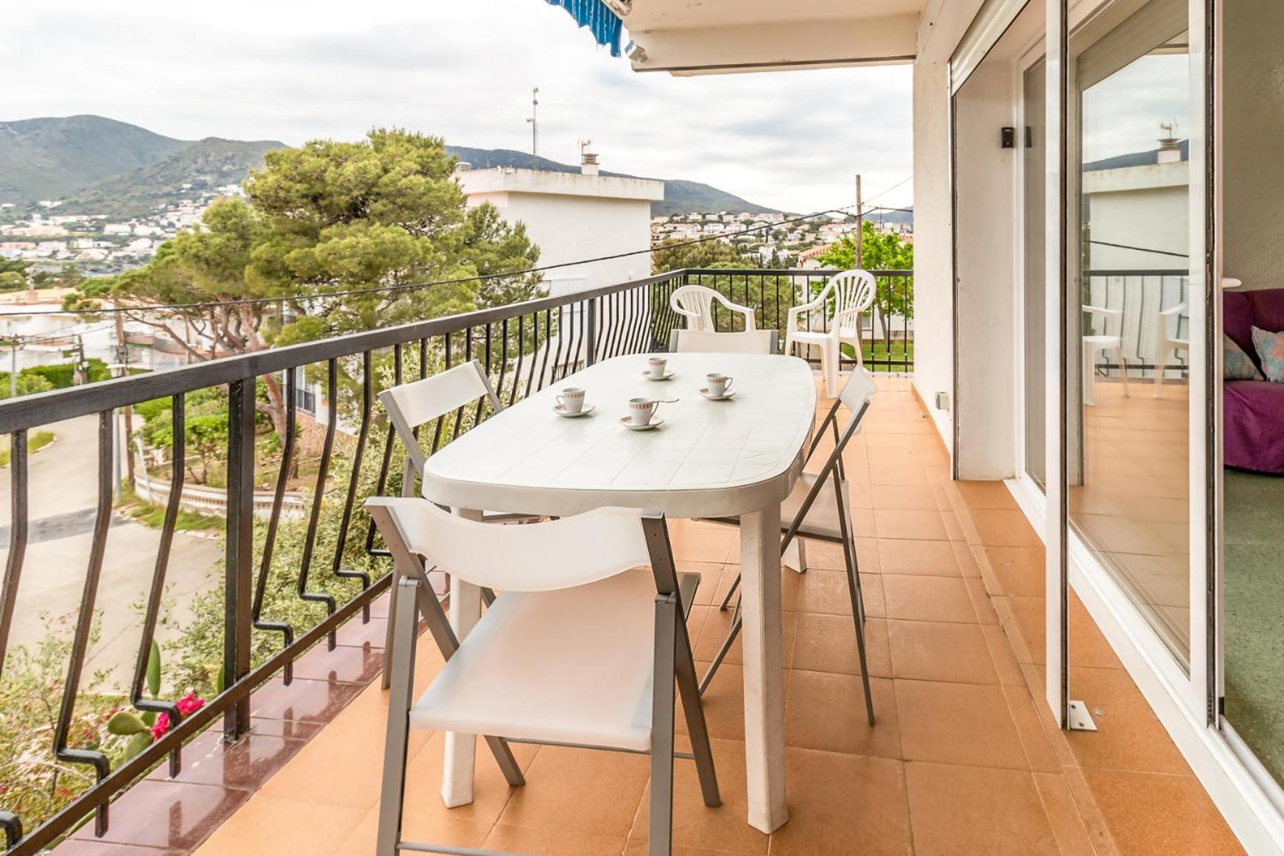 Carboneras 45 Apartamento Con Terraza Girona Luaran gambar